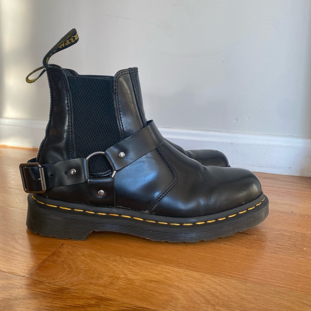 Dr. Martens Chelsea boots